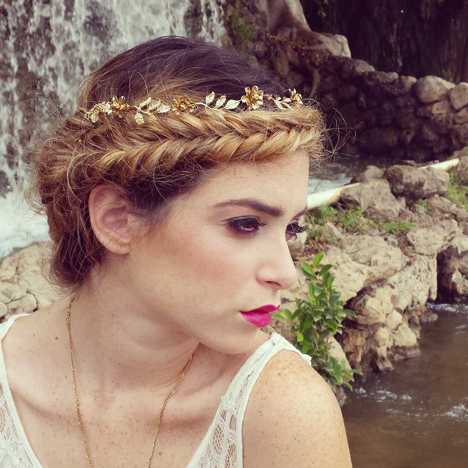 תסרוקת עם צמה