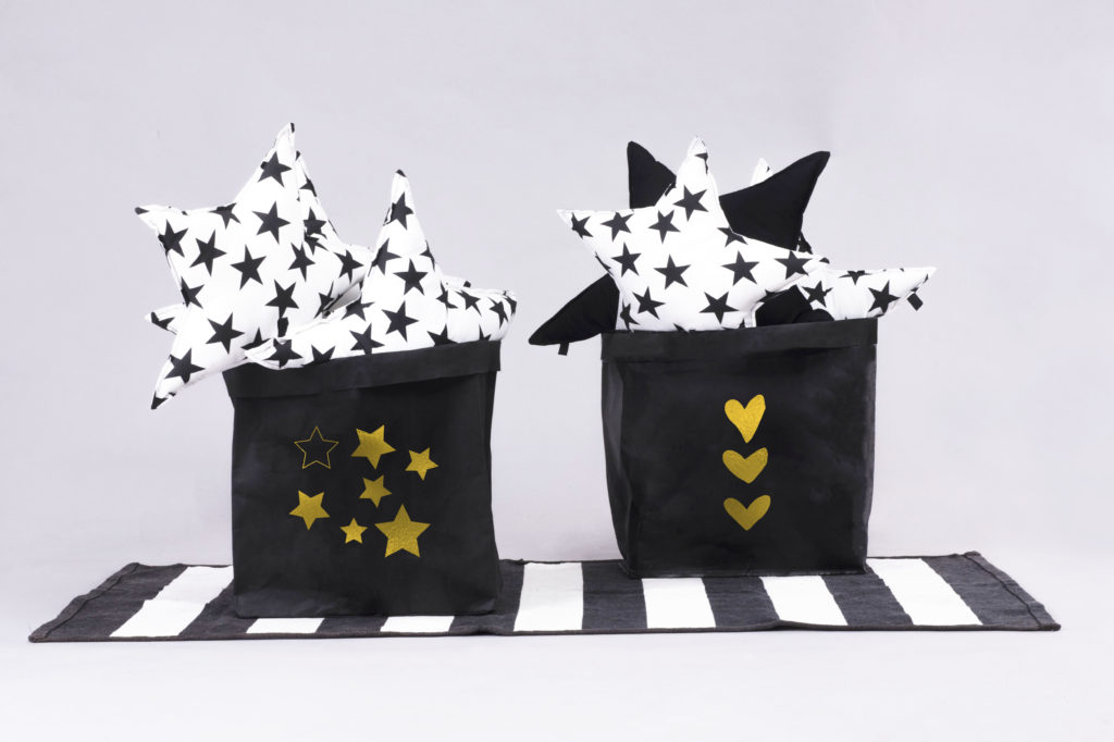 שק אחסון שחור