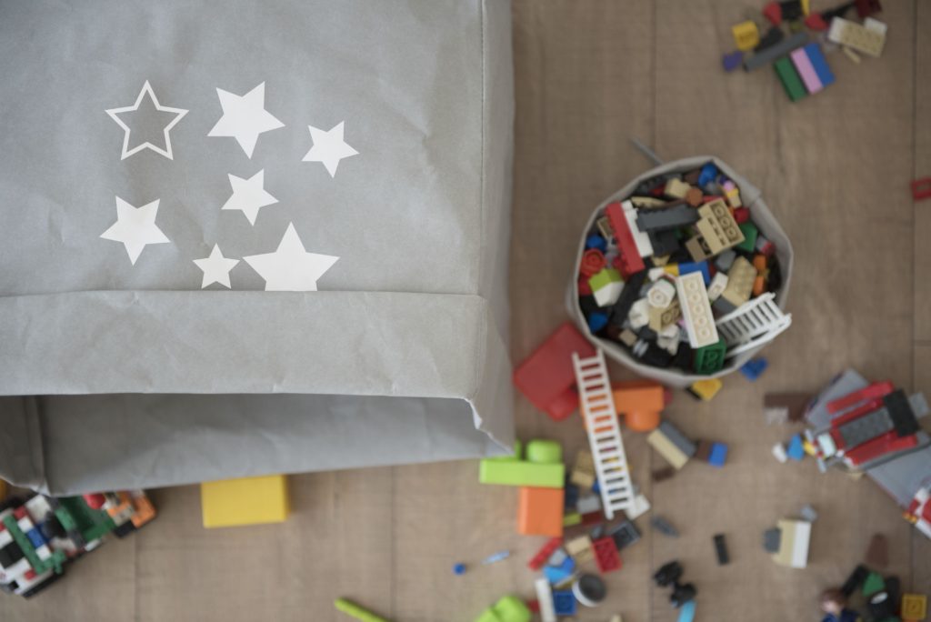 פתרון אחסון לחדר