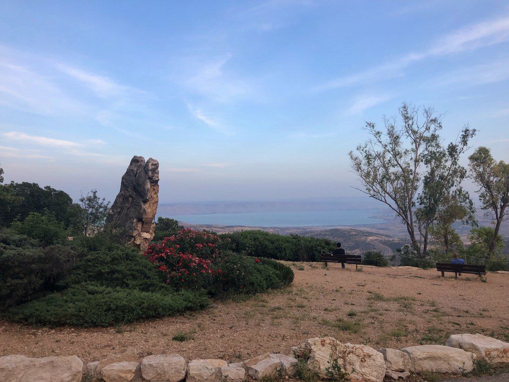 מצפה מנחם אמירים