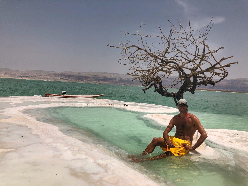 העץ הבודד של עמירם דורה בים המלח