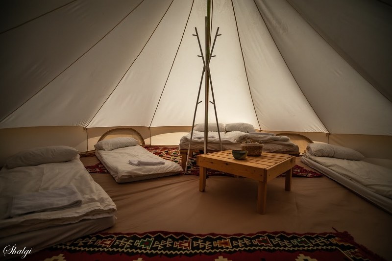 אוהל גמלפינג הרפתקה במדבר